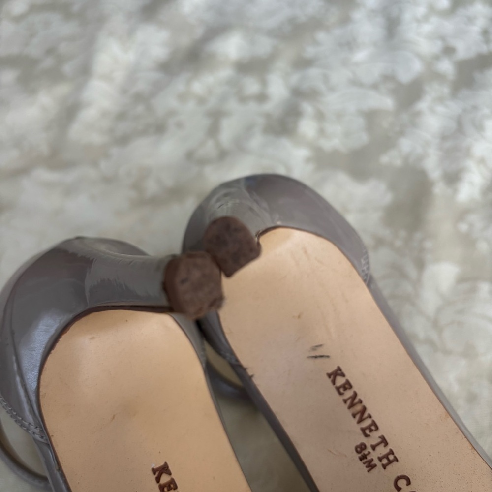 Kenneth Cole Taupe Open Toe Heels, Size 8.5 Medium - Picture 11 of 11